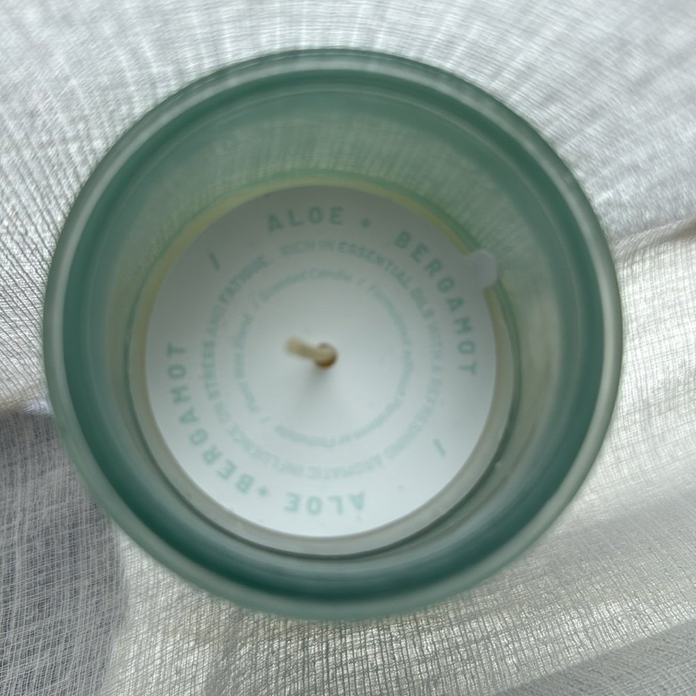 Aloe‎ + Bergamot  Candle - Green - Picture 15 of 15